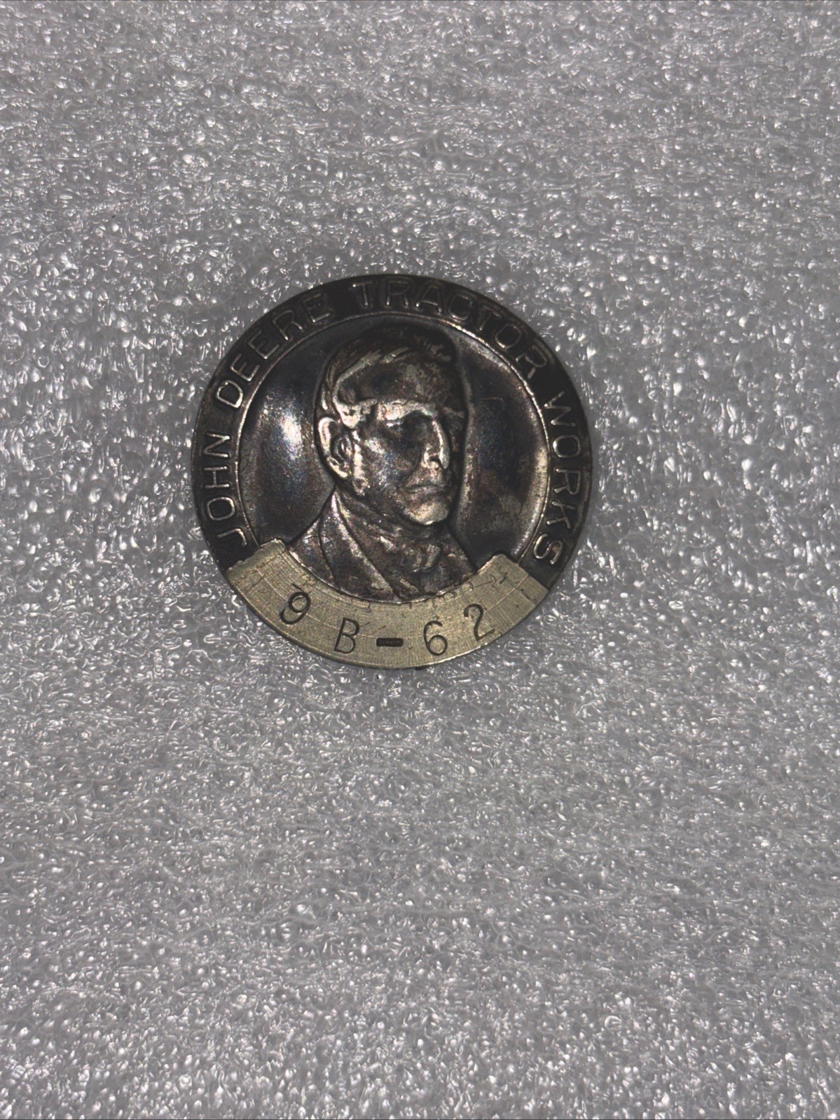 Vintage JD JOHN DEERE Tractor Works Employee Advertising Pin Badge 9 B - 62