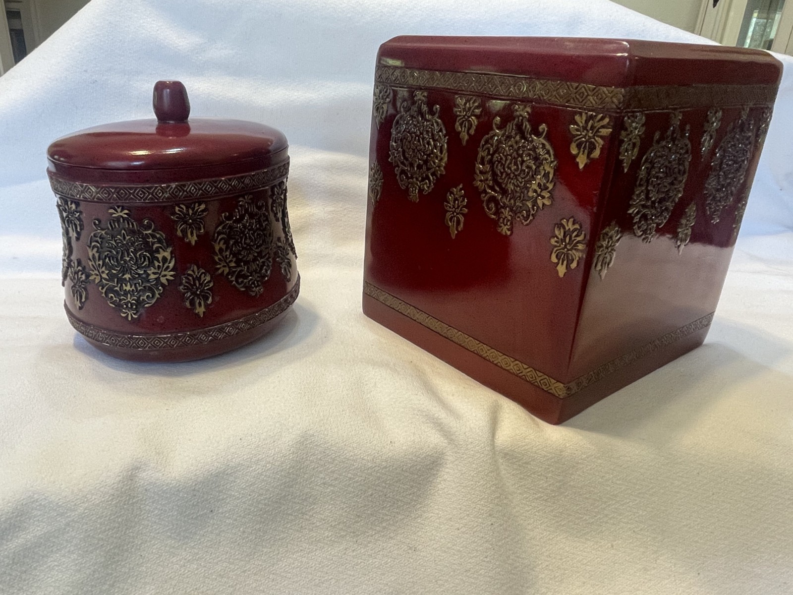 Vtg. Croscill Imperial Empress Maroon & Gold Bathroom Jar w/Lid and Tissue Box Vtg. Croscill Imperial Empress Maroon & Gold Bathroom Jar w/Lid and Tissue Box