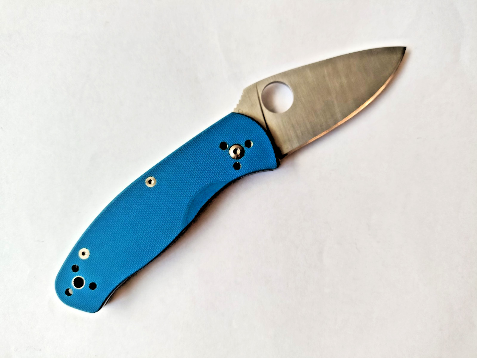 Blue Limited Spyderco (SC136GPBL).