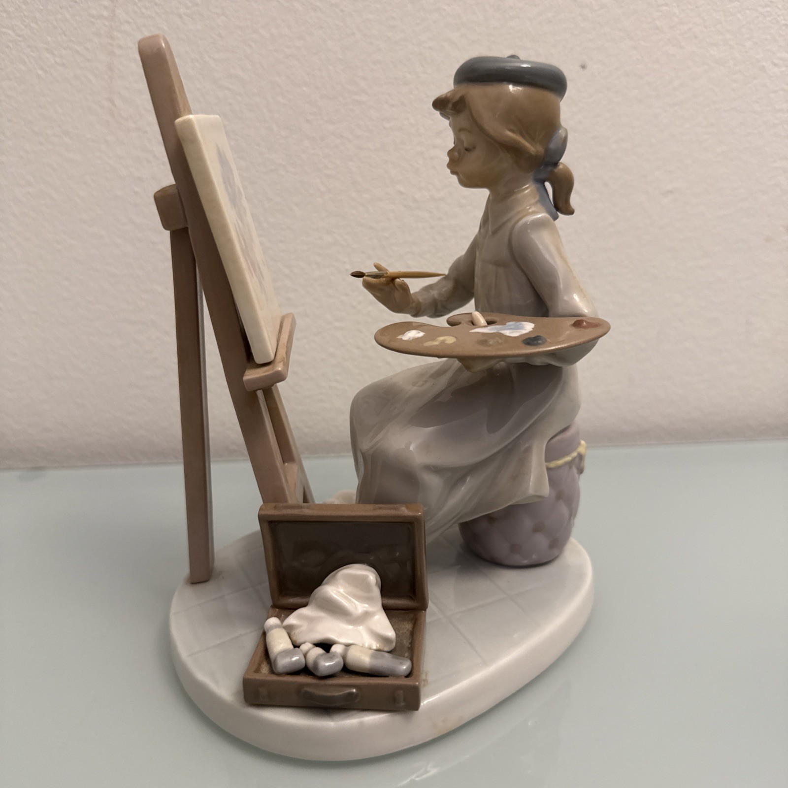 Lladro Little Painter /Artist Rare Piece in Perfect condition Lladro Little Painter /Artist Rare Piece in Perfect condition