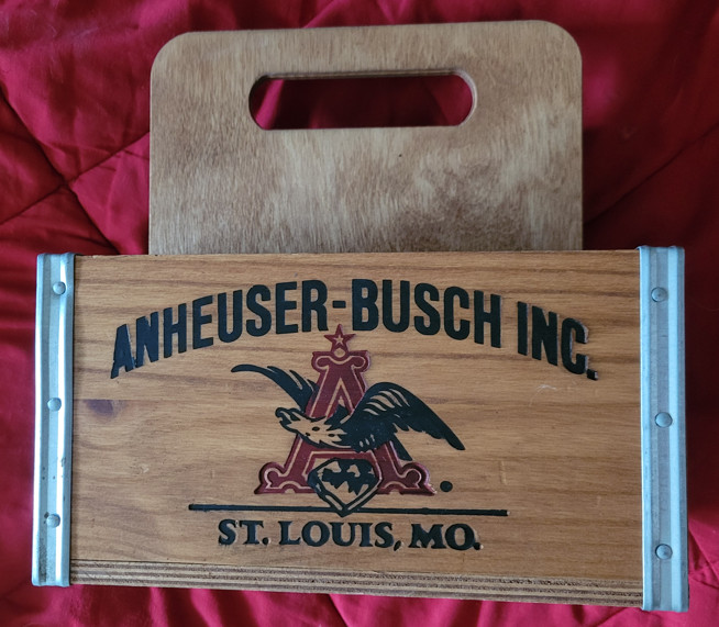 Anheuser-Busch / Budweiser / Wooden 6 Pack Beer Bottle Carrier (Fairfield)