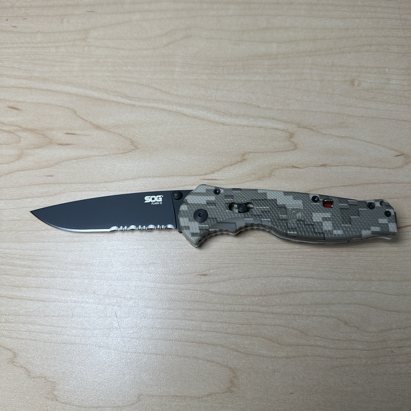 SOG Specialty Knives Flash II  Assisted Pocket Knife Camouflage EDC New No Box