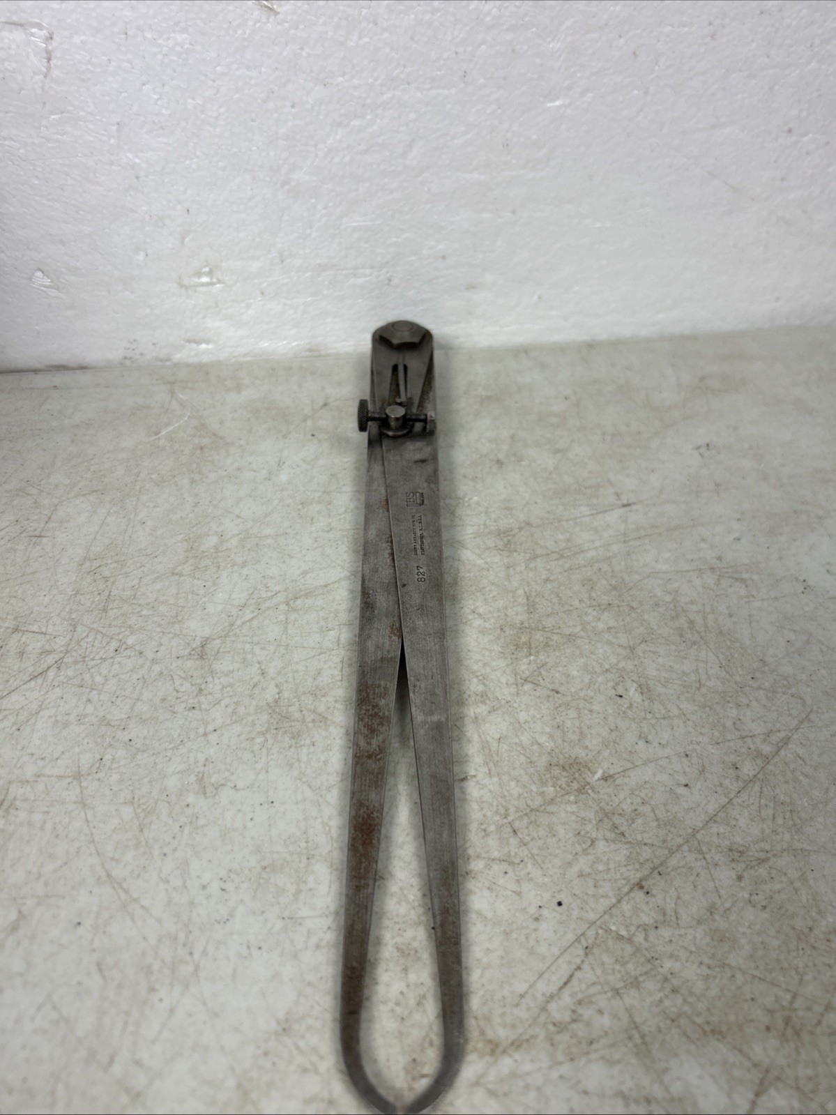 Vintage Brown & Sharpe No 827 Lock Joint Caliper, Made in USA Vintage Brown & Sharpe No 827 Lock Joint Caliper, Made in USA