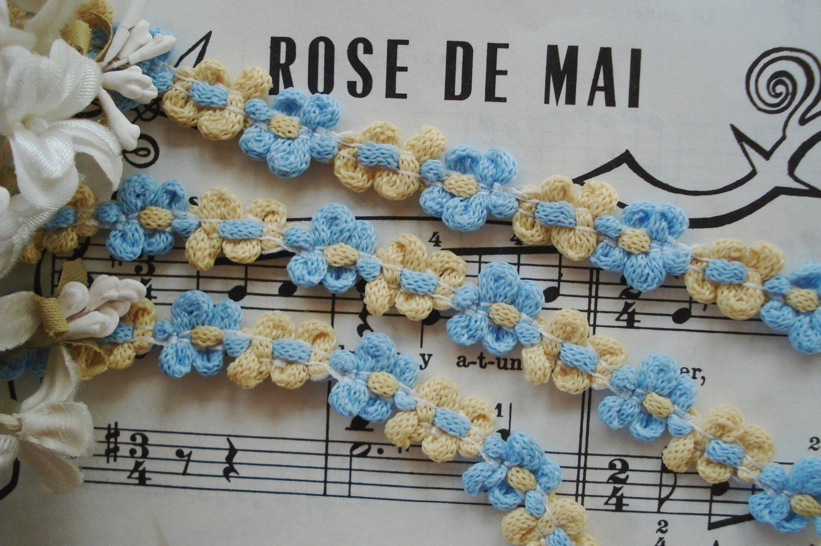 2y VINTAGE FRENCH YELLOW BLUE COTTON ROCOCO ROSETTE FLOWER RIBBON TRIM LACE DOLL