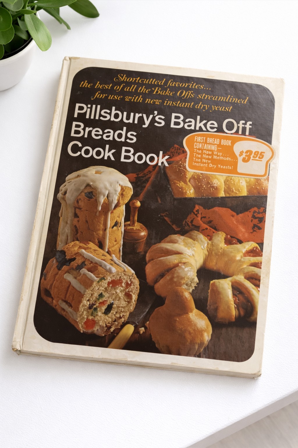 1968 Pillsbury Bake-Off Breads Cookbook Vintage Yeast Bread Recipes Baking
