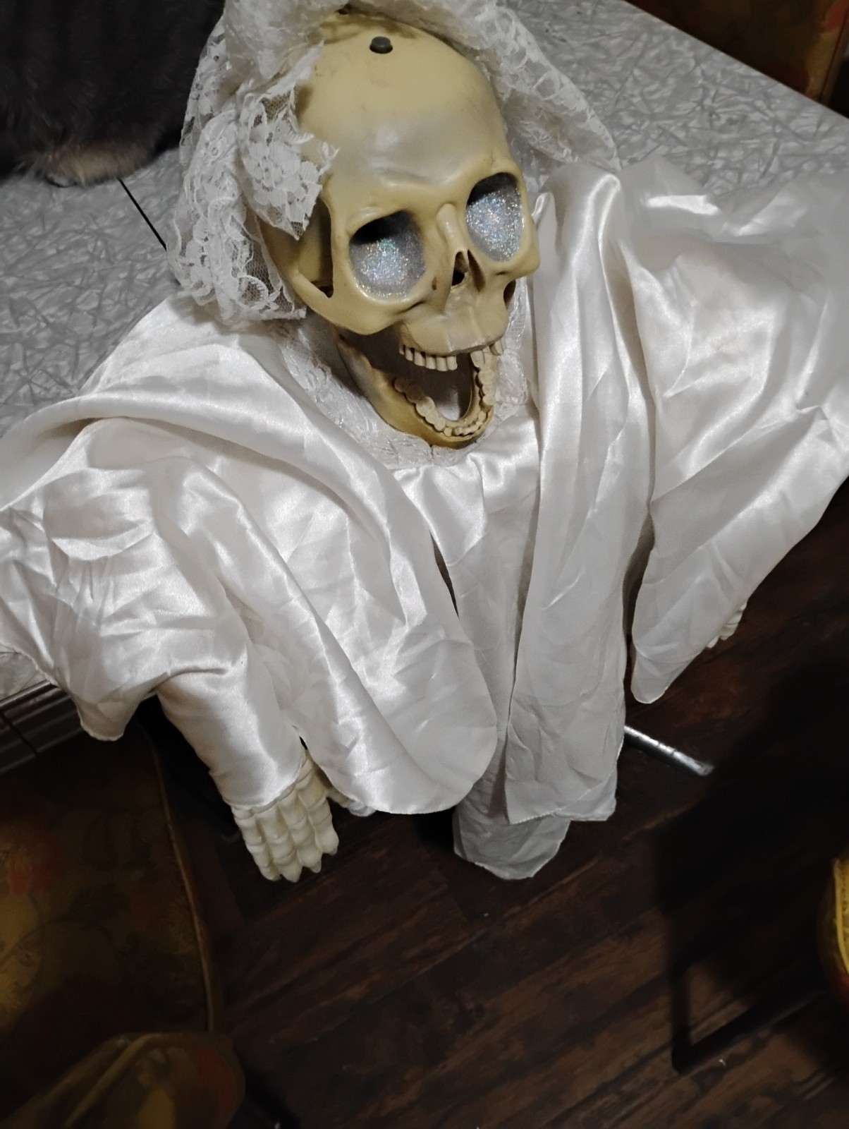 Vintage Hanging Skeleton Bride Sings Works Great