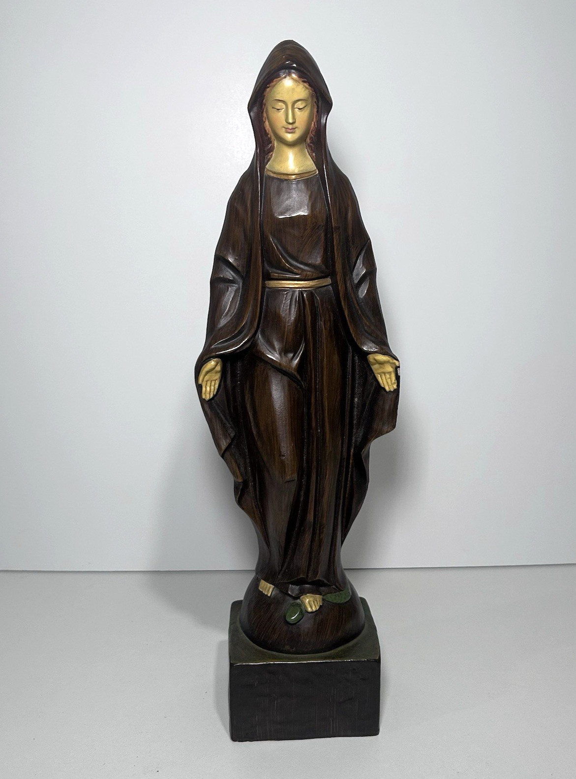 Vintage Enesco Virgin Mary/Madonna Figurine Faux Wood Finish 14 Inches *READ*