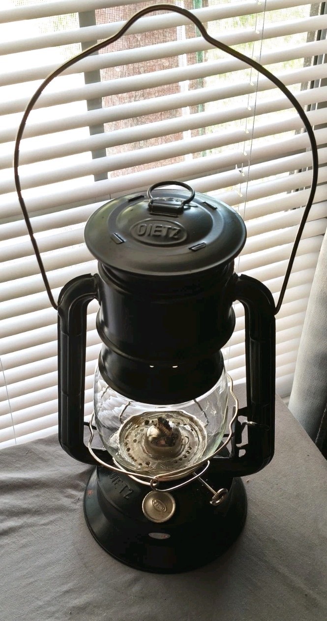 Dietz 2000 Black N Chrome Lantern Excellent Never Had Fluid In It