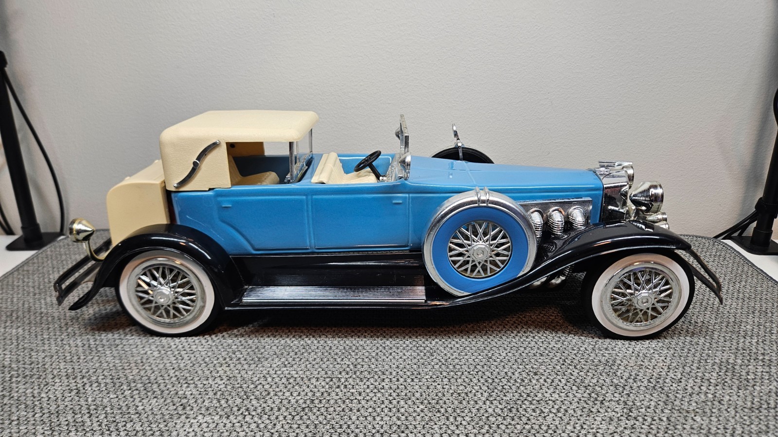 Vintage Jim Beam 1934 Duesenberg Automobile Model J Blue Handcrafted Decanter