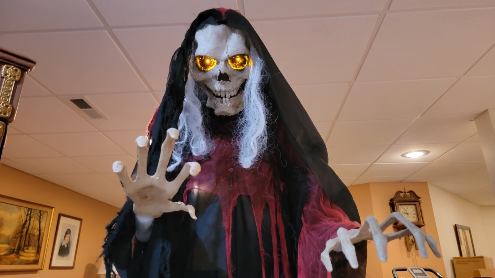 2016 HTF Spirit Halloween Animatronic Rising Reaper of Death RARE