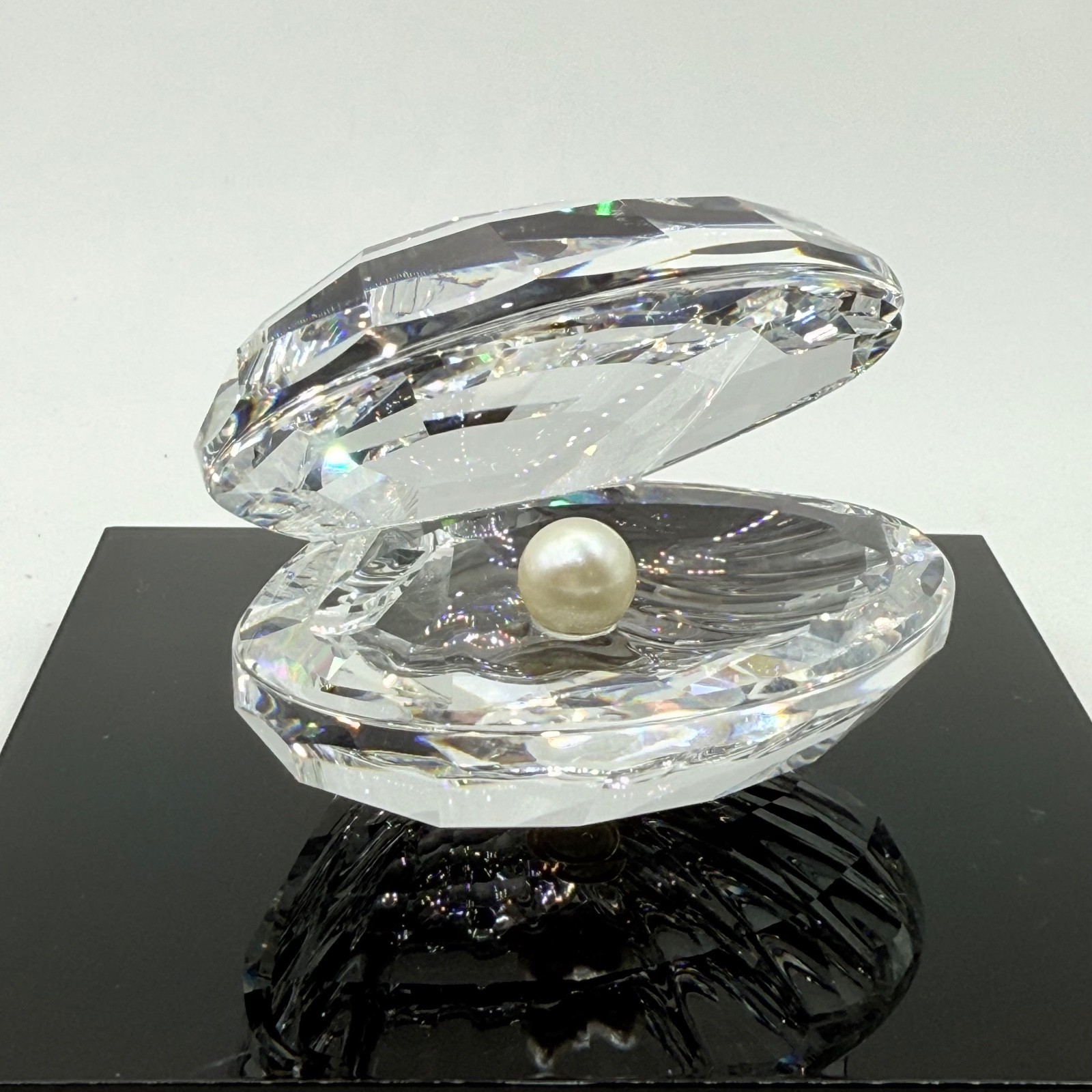 EXQUISITE SWAROVSKI AUSTRIAN CRYSTAL CLAM OYSTER SHELL PEARL 2 1/2