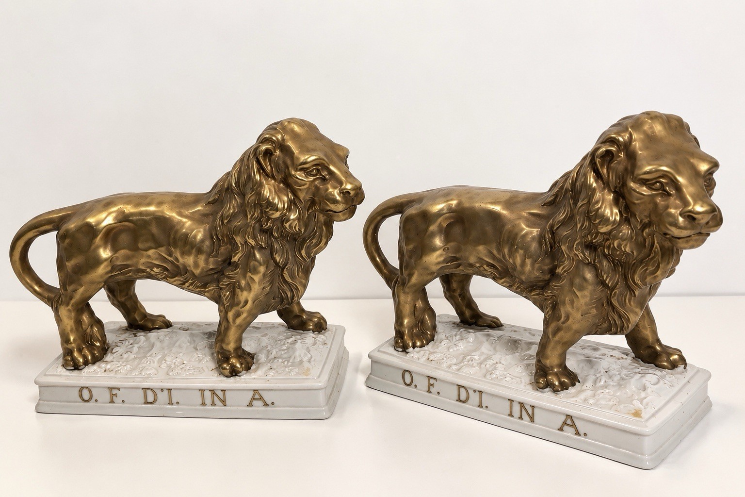 Vintage Barsottini Vino Rosso Lion Decanter Pair Gold Italy Advertise RARE Empty