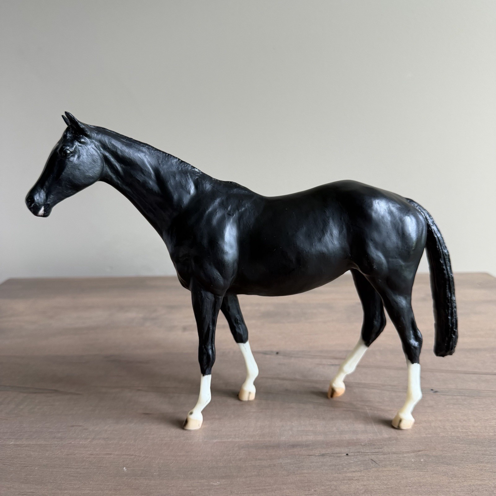 VTG Breyer Horse #1126 Richard Shrake's Miss Resistance Free Thoroughbred