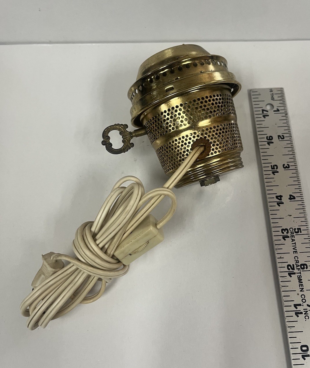 Vintage Aladdin New Oil Lamp Electric Conversion Burner NICE LOOK Vintage Aladdin New Oil Lamp Electric Conversion Burner NICE LOOK