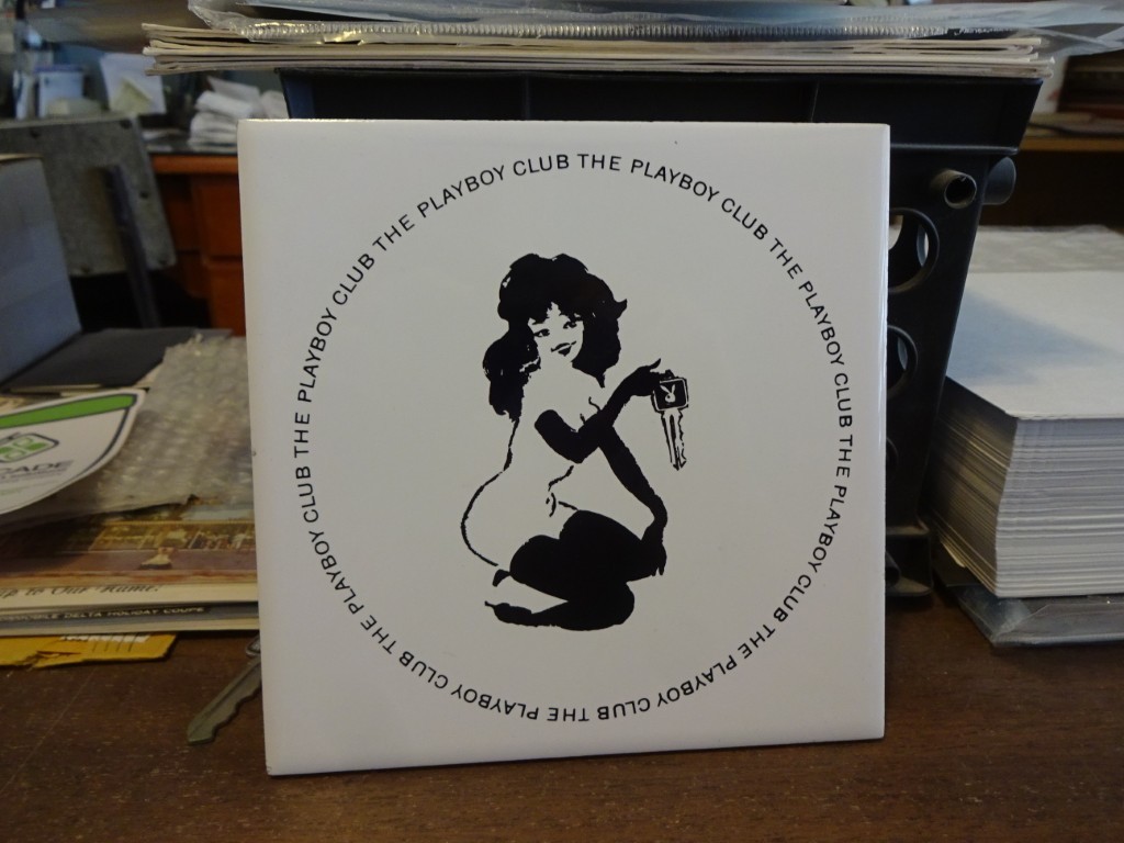 VINTAGE 1962 PLAYBOY CLUB FEMLIN TILE  HUGH HEFNER BUNNY