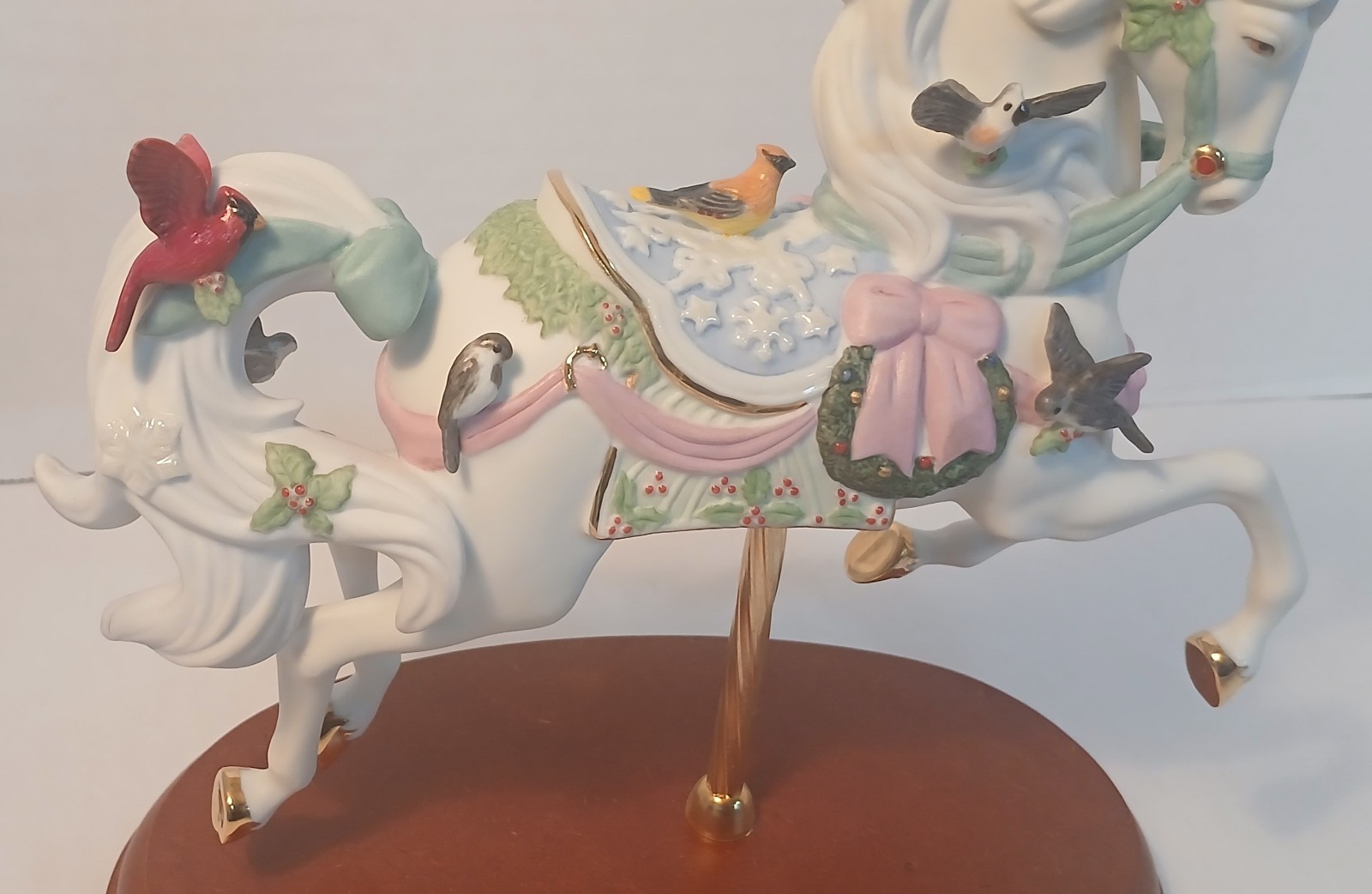 Lenox 2012 Christmas Carousel Horse Limited Edition Porcelain Figurine HandPaint Lenox 2012 Christmas Carousel Horse Limited Edition Porcelain Figurine HandPaint