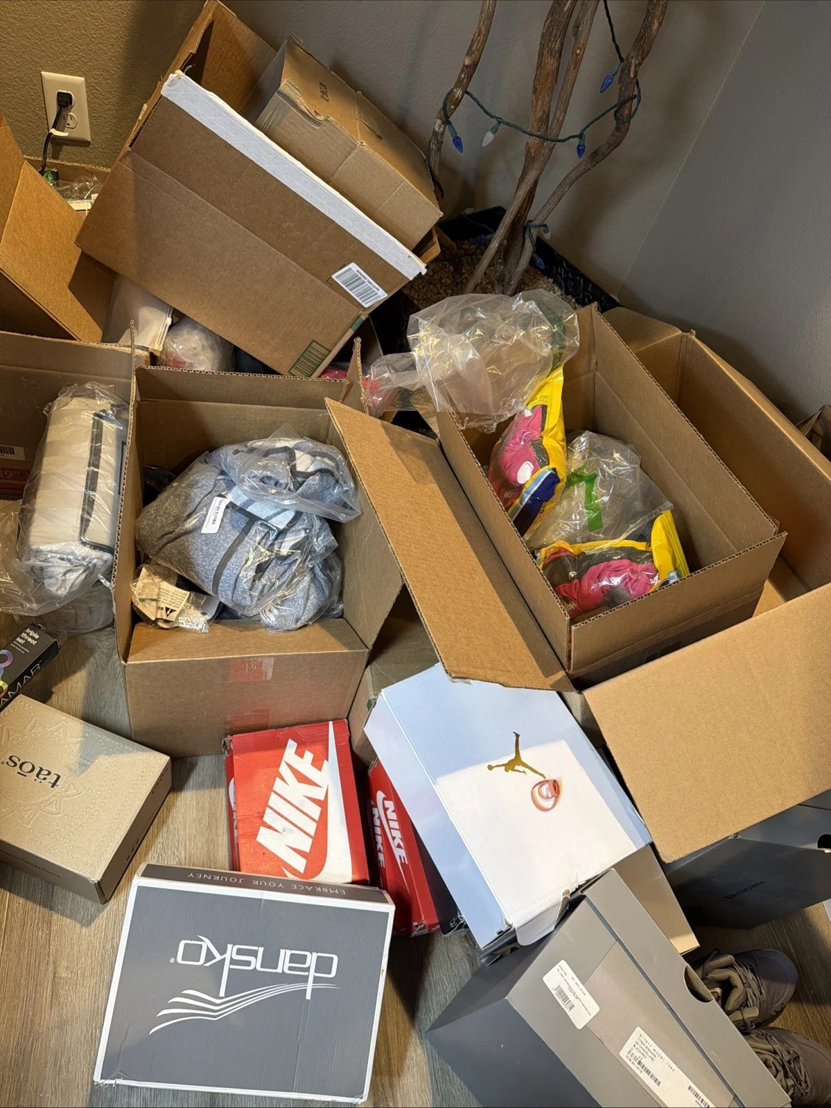 Premium Quality Liquidation Box – High Resale Value Target TJ Maxx Walmart small