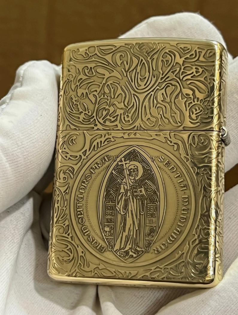 Zippo Constantine Gold Lighter – Collectible Windproof Lighter with Original Box Zippo Constantine Gold Lighter – Collectible Windproof Lighter with Original Box