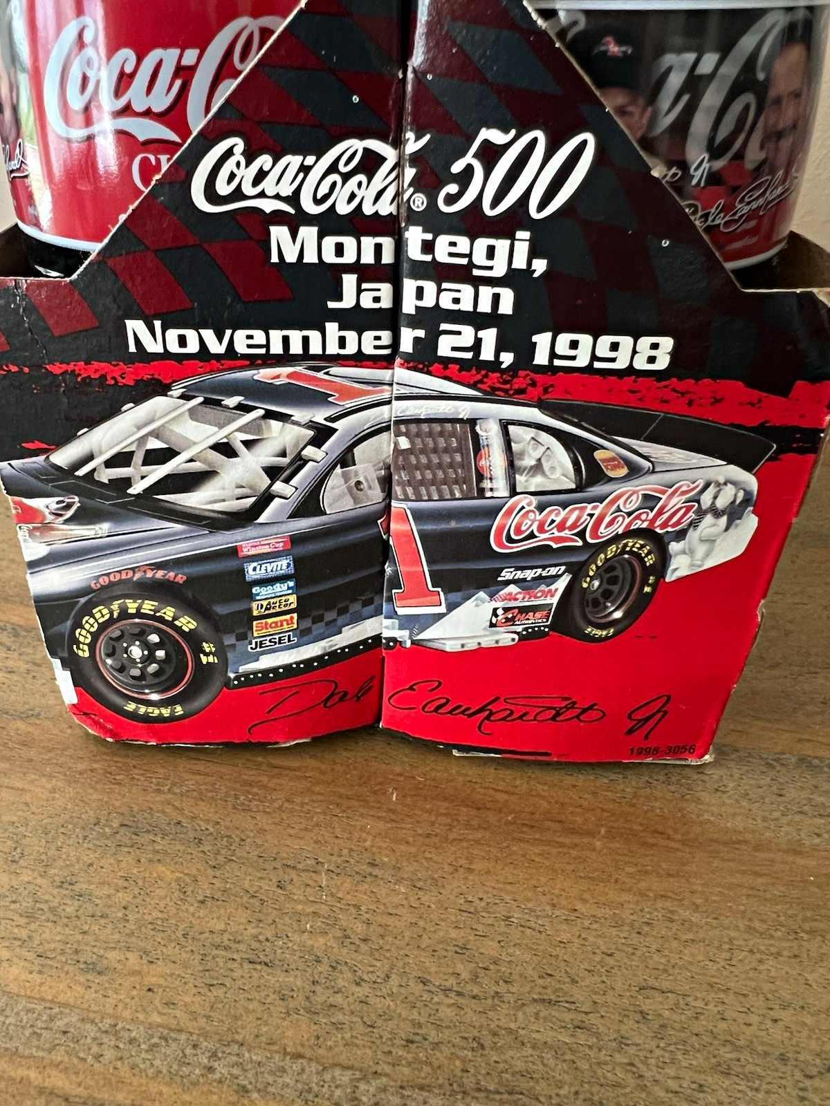 Coca-Cola NASCAR Racing Family 6-Bottle Soda Carrier Red/Black Nov 21 1998