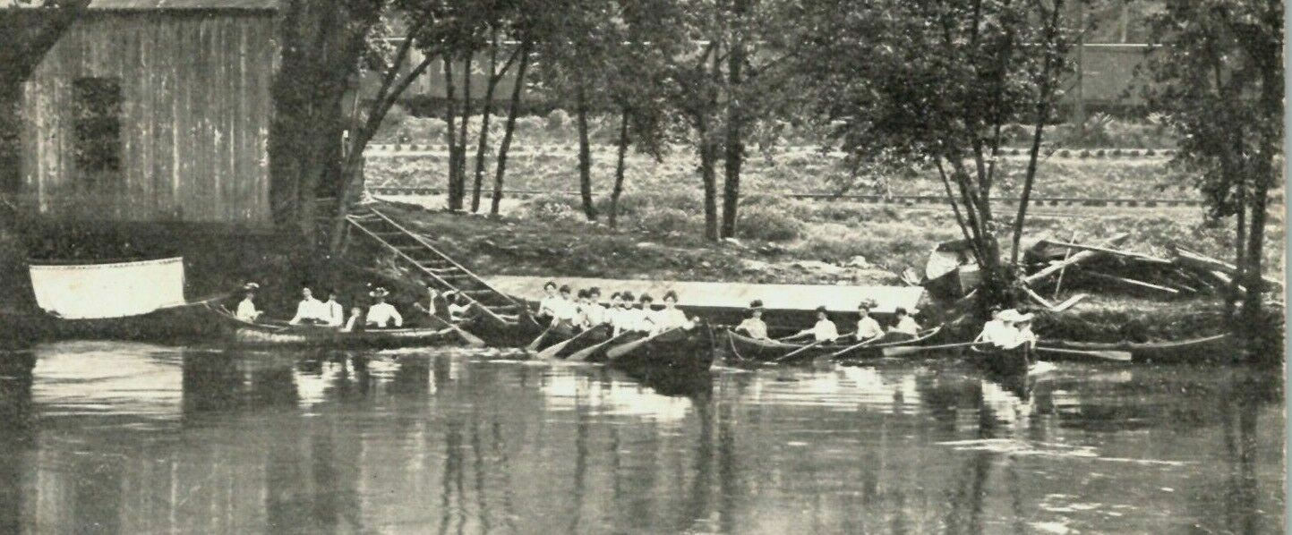 1890\'s Women\'s Boat Club Lynchburg Va. Postcard
