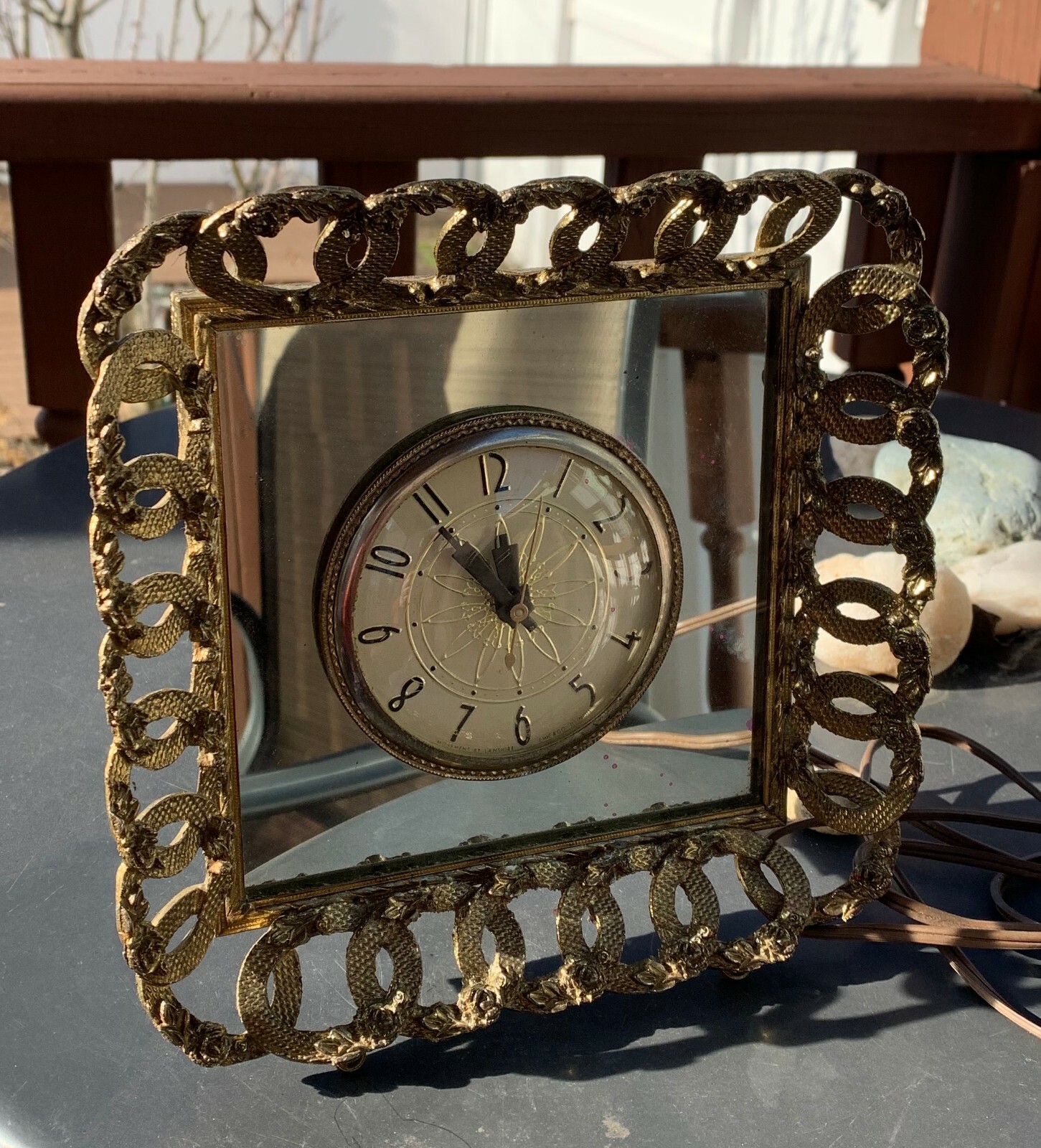 VINTAGE ELECTRIC CLOCK WITH MIRROR - MOVEMENT BY LANSHIRE CO. CHICAGO,IL.