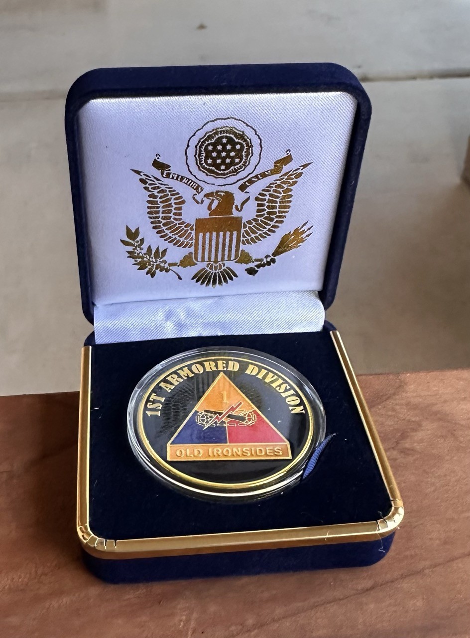 U.S. Army 1st Armored Division Challenge Coin in Blue Velvet Case ·FAST SHIPPING