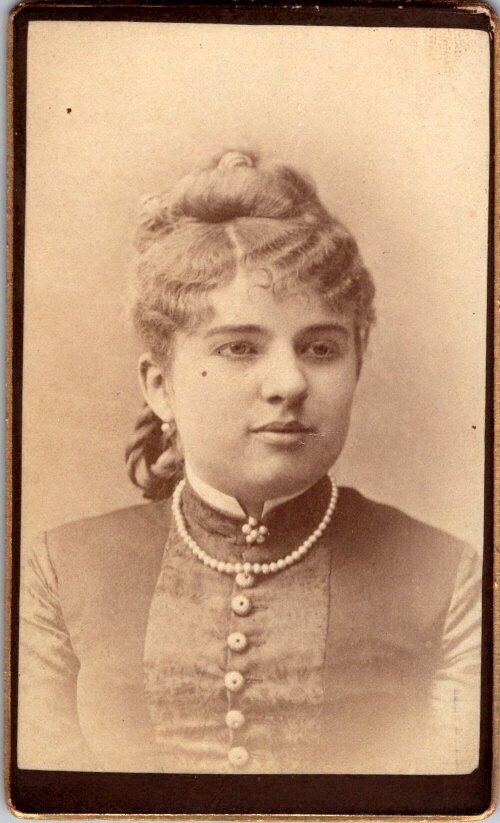 Pretty Young Lady Portrait, Pearl Necklace, 1880s, CDV Photo, #5005