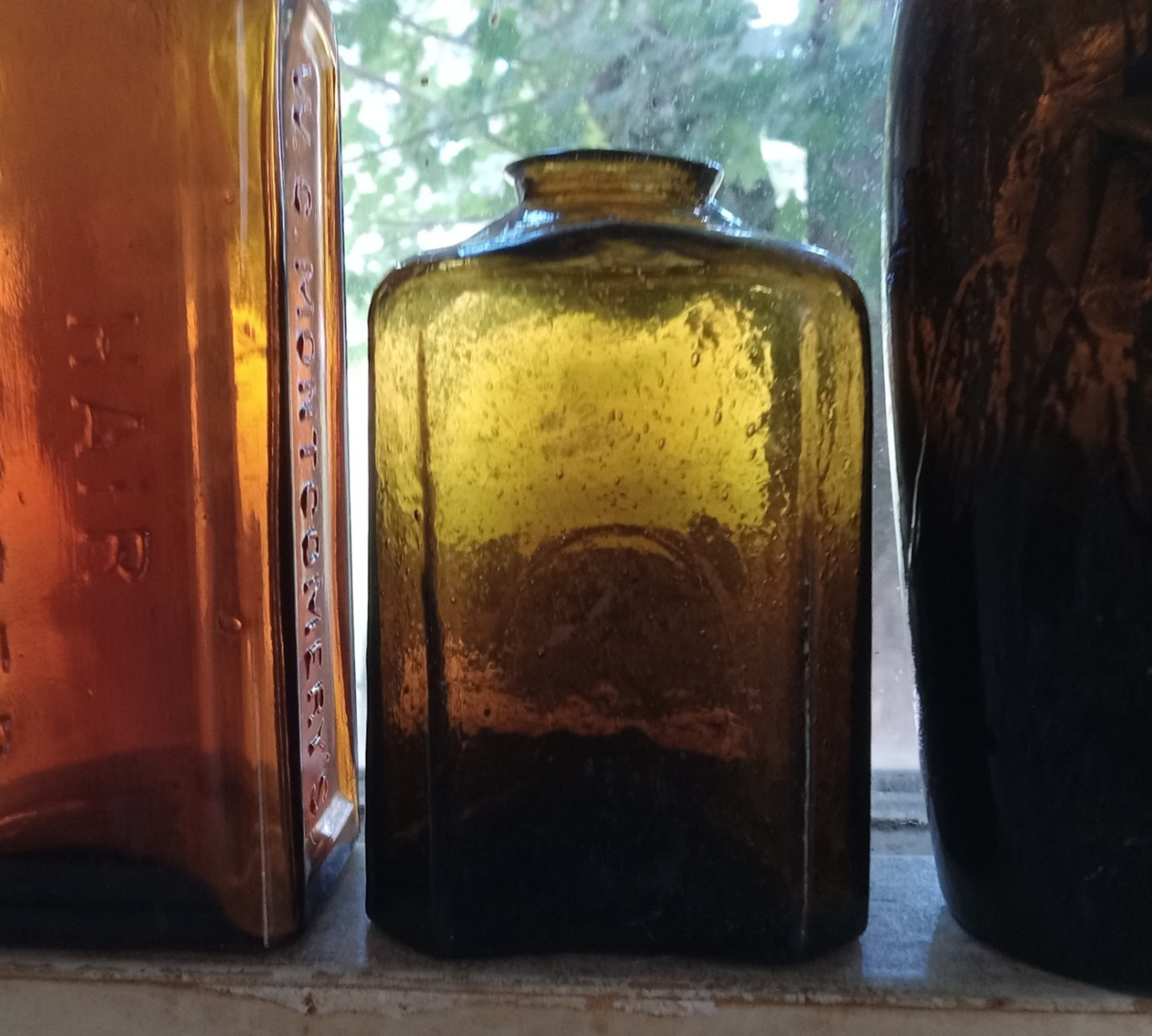 OPEN PONTIL 1840s OLIVE AMBER NEW ENGLAND CRUDE MOLD BLOWN SNUFF BOTTLE NICE OPEN PONTIL 1840s OLIVE AMBER NEW ENGLAND CRUDE MOLD BLOWN SNUFF BOTTLE NICE