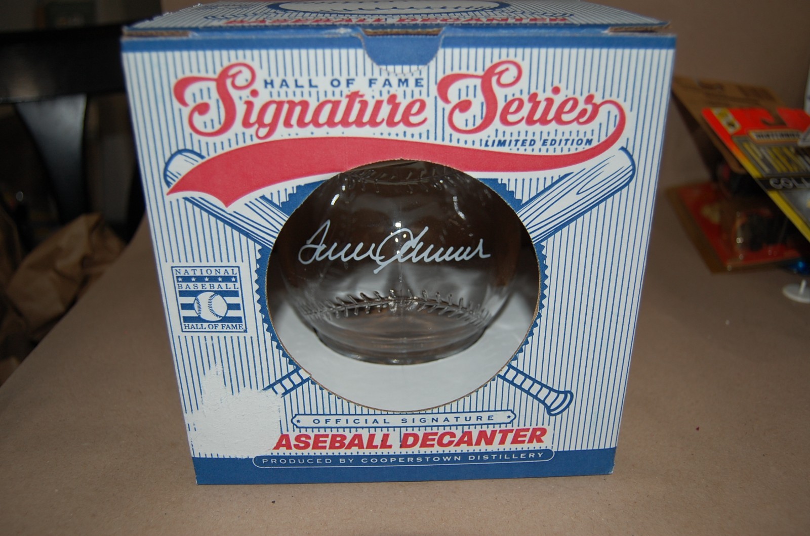 Tom Seaver #41 Hall of Fame Signature Series Baseball Decanter w/ Box