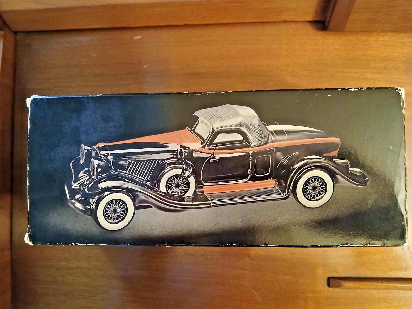Vintage AVON 1932 Auburn Boattail Speedster Ceramic Replica in Original Box 1983