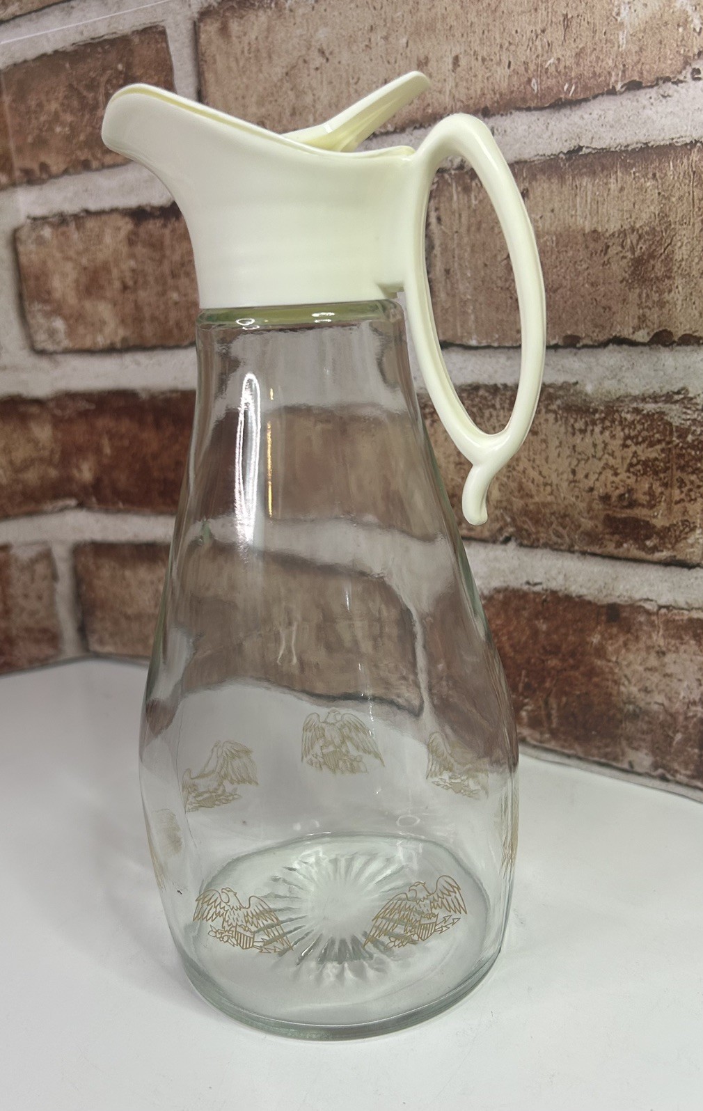 Vtg 1970s Log Cabin Clear Glass Syrup Dispenser Pitcher Gold Federal Eagle 24oz