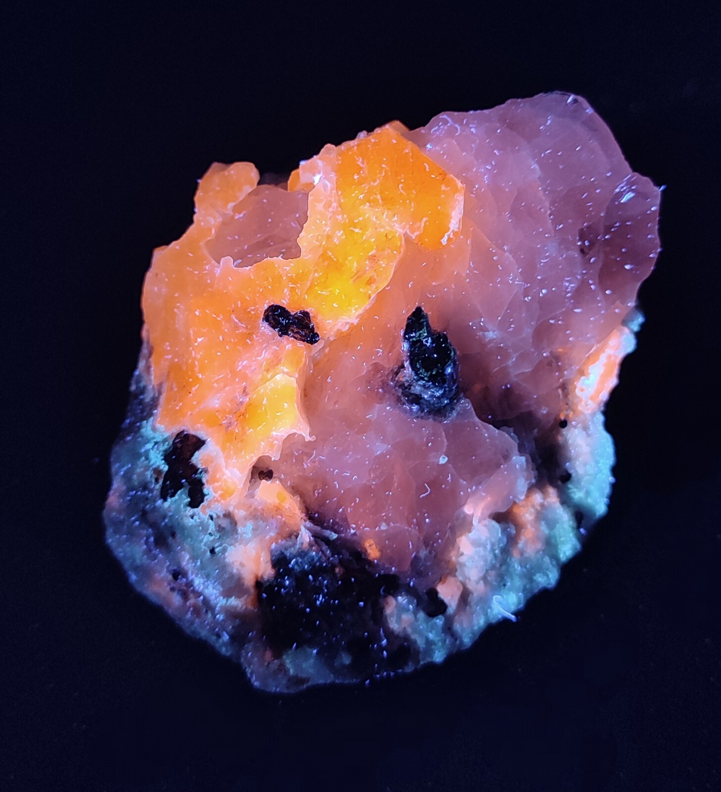 238-gm Rare Fluorescent Large Sodalite Crystals Specimen on matrix Calcite @AFG