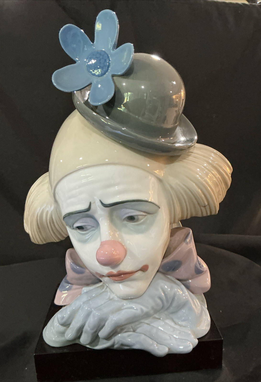 “Clowns head bowler hat“ figurine by Lladro, Pensive Clown, #5130, 1982, Spain