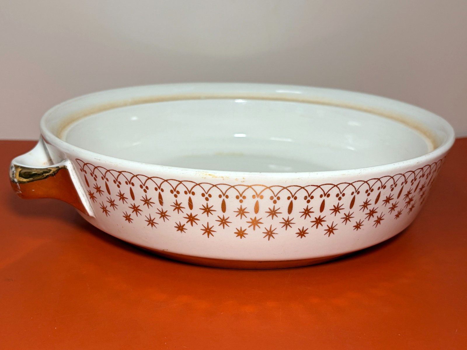 Hall China Flare Ware Gold Lace 11 Inch Casserole Dish Atomic Starburst MCM USA