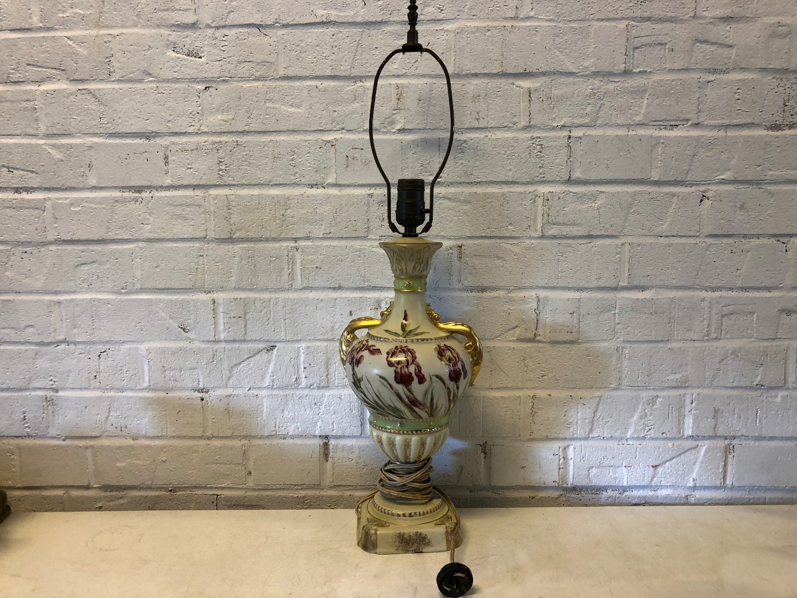Antique Beckwith China Porcelain Footed Floral and Golld Decorated Table Lamp Antique Beckwith China Porcelain Footed Floral and Golld Decorated Table Lamp