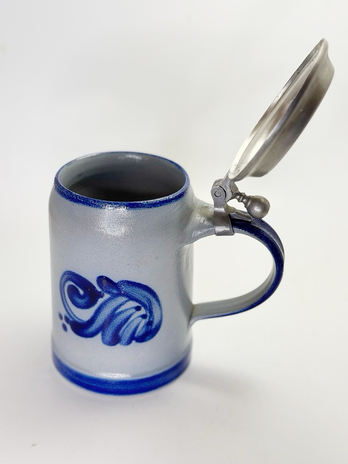 Salt Glazed Lidded German Beer Stein Cobalt Blue Gray Pottery Stoneware 6” Salt Glazed Lidded German Beer Stein Cobalt Blue Gray Pottery Stoneware 6”