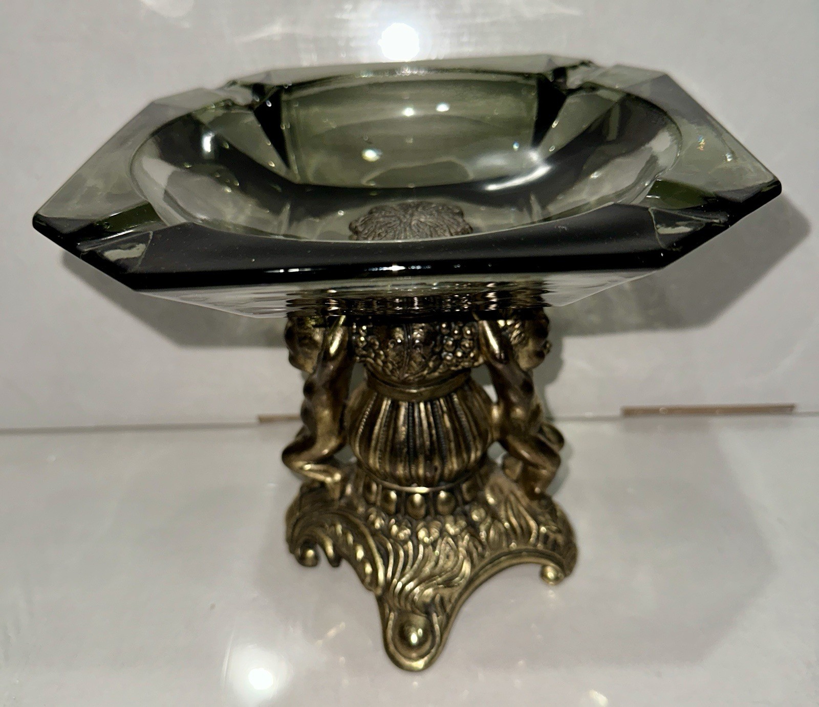 Vtg Hollywood Regency Brass Cherub Pedestal Ashtray Smoke Gray Glass Putti Dish
