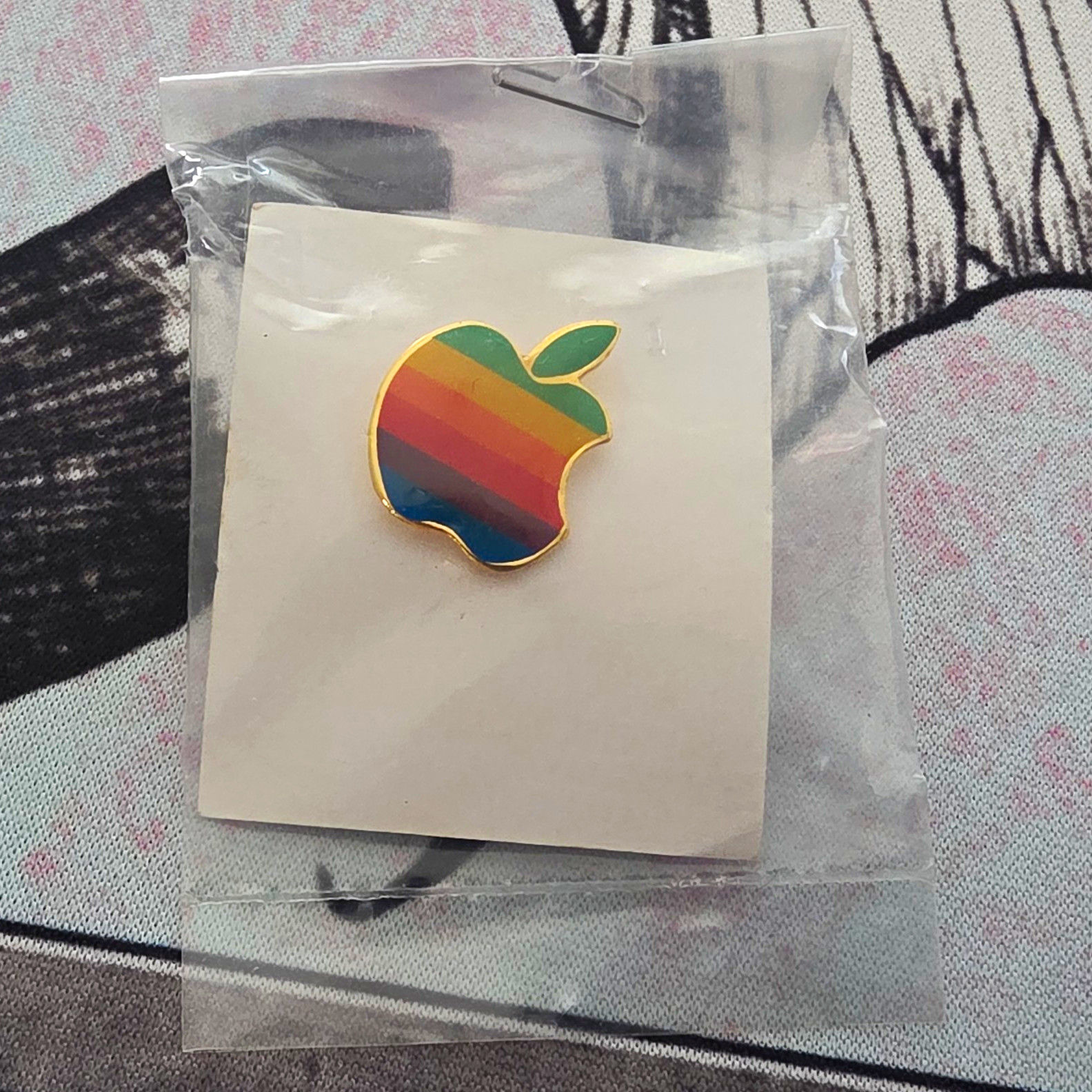 Apple Rainbow Logo Advertising Pin - Gold Multicolor Lapel Collectible 1980s