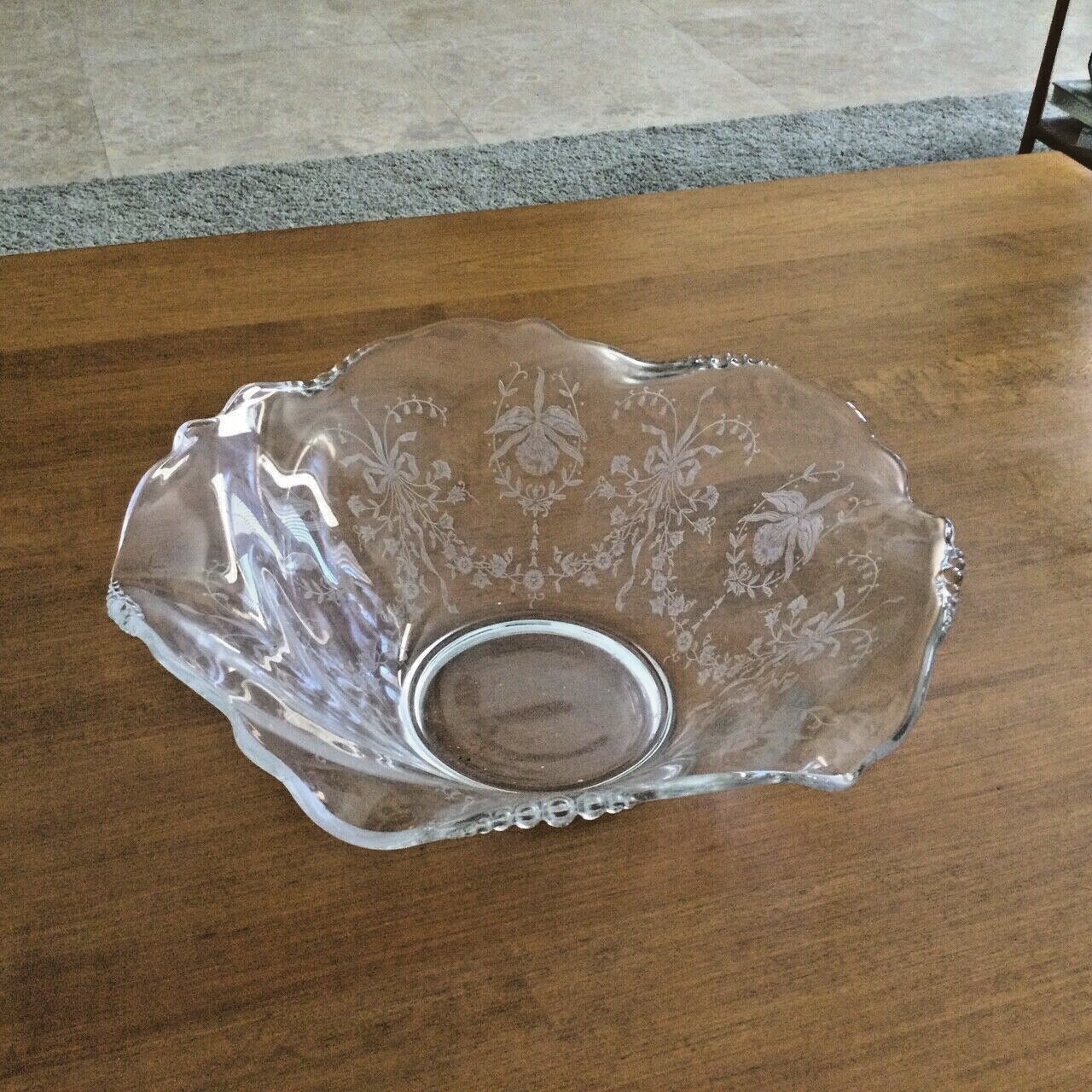 Heisey Scalloped/Wavy/Beaded Rim Etched Floral Handblown Centerpiece Bowl