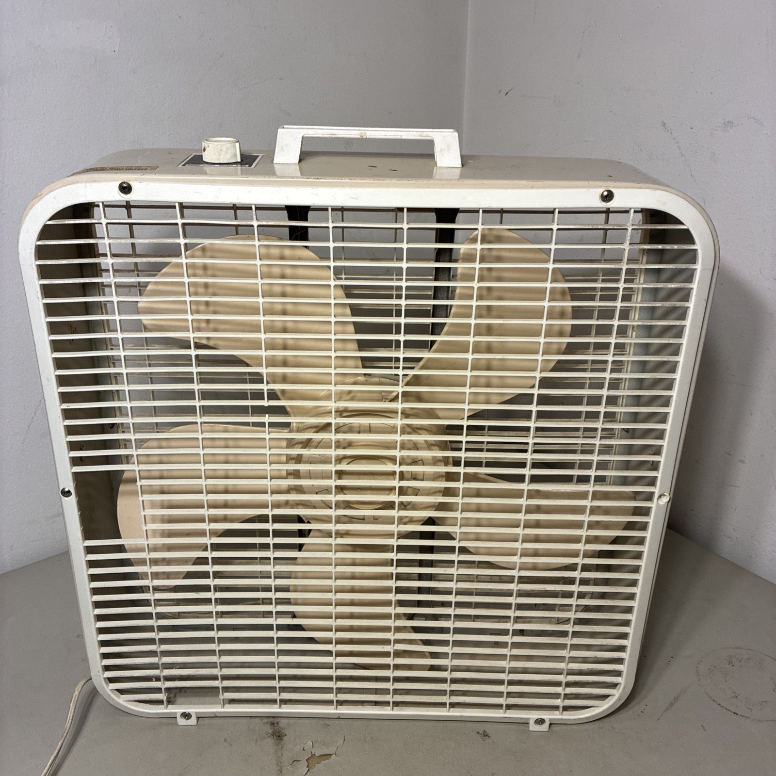 Vintage Lakewood 20'' box fan brown Model F0508B2180 3 Speed Works