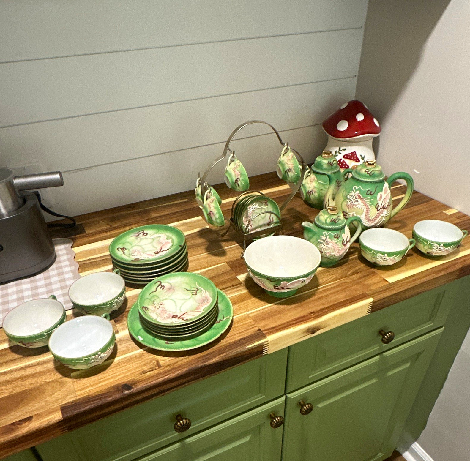 Occupied Japan Green Dragon 33-Piece Tea Set