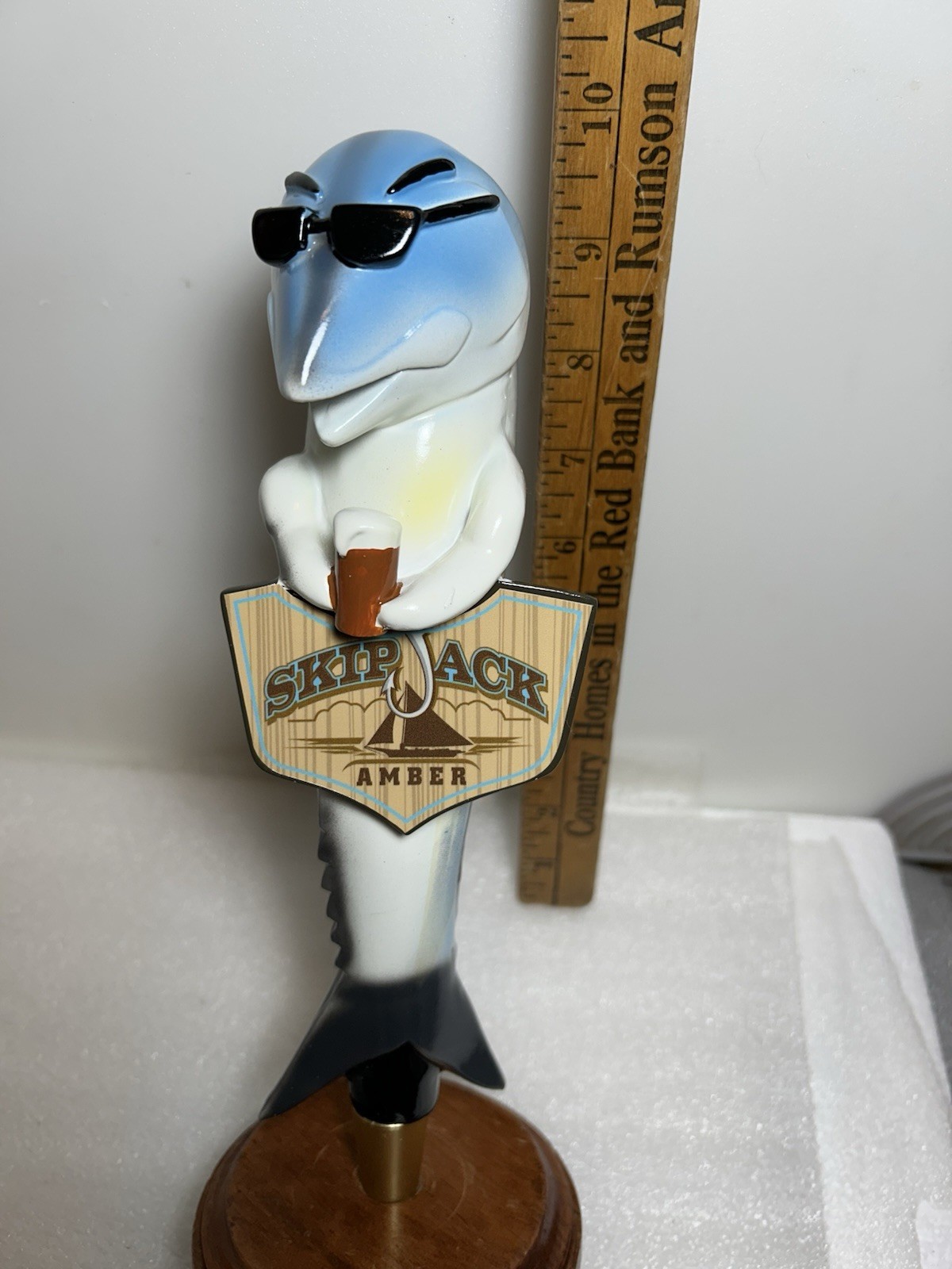 ANHEUSER BUSCH SEASONAL SKIPJACK AMBER COOL DRINKING FISH beer tap handle. USA