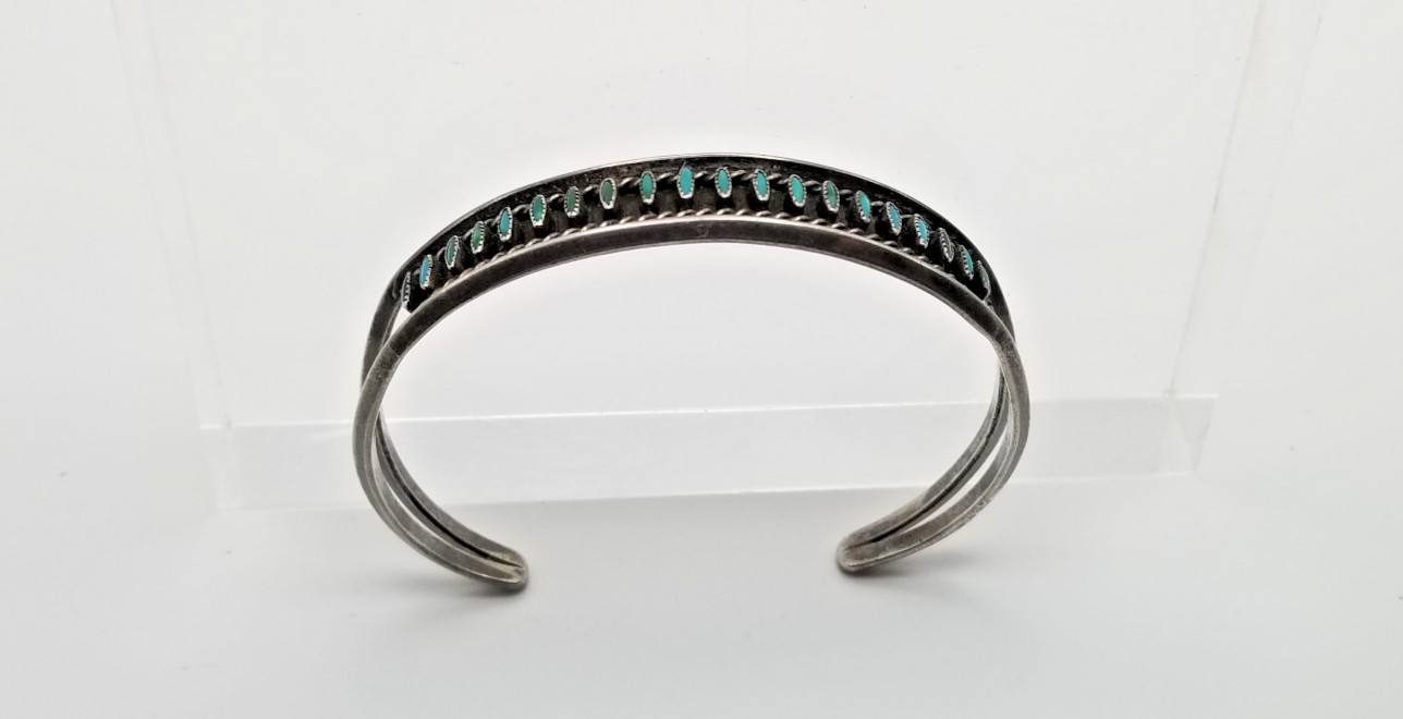 Vtg L & C Zuni Sterling Silver Natural Turquoise Needlepoint Cuff Bracelet