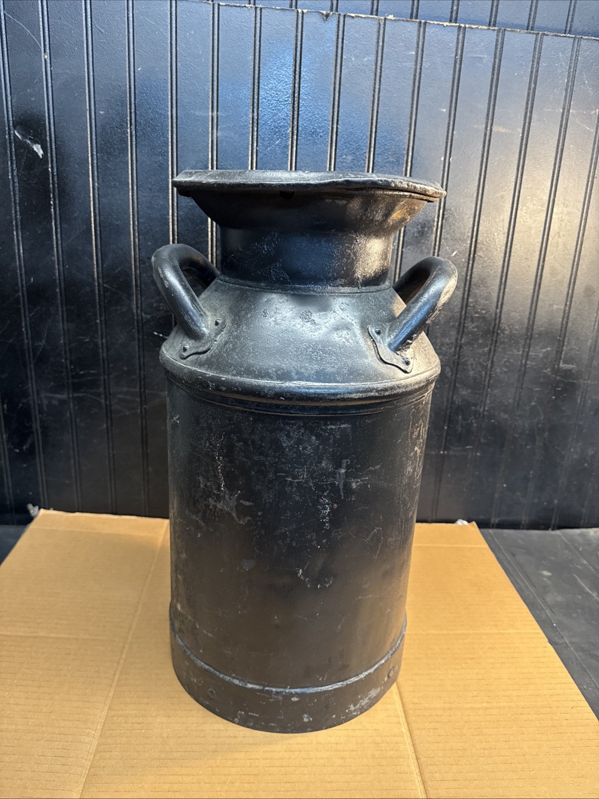 antique steel milk can 7 Gallon 20”x 10” 