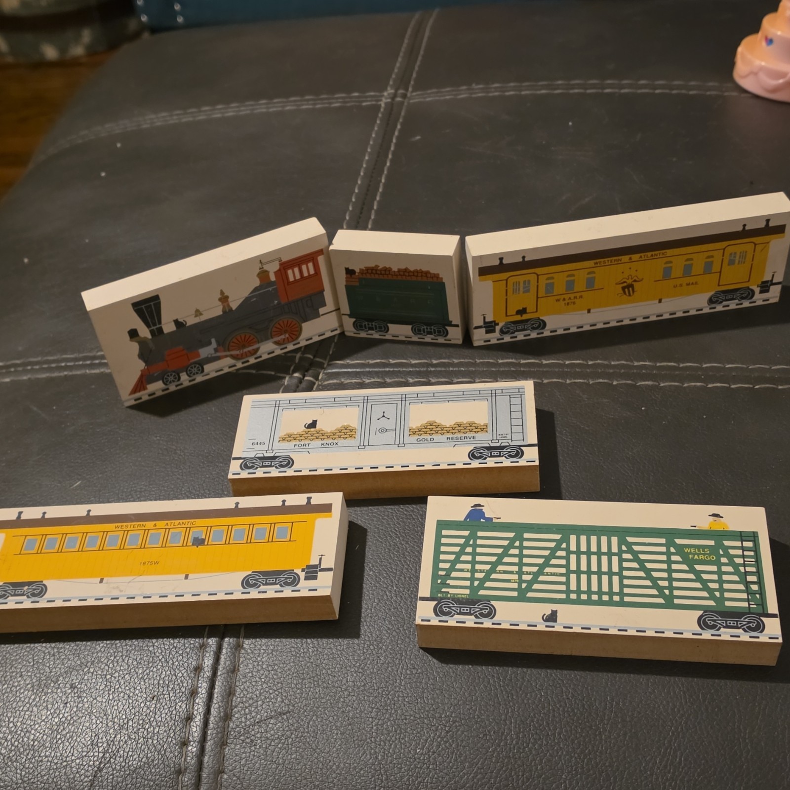 VTG 6 Pc. CAT\'S MEOW VILLAGE Wooden Train Piece Lot, Preowned