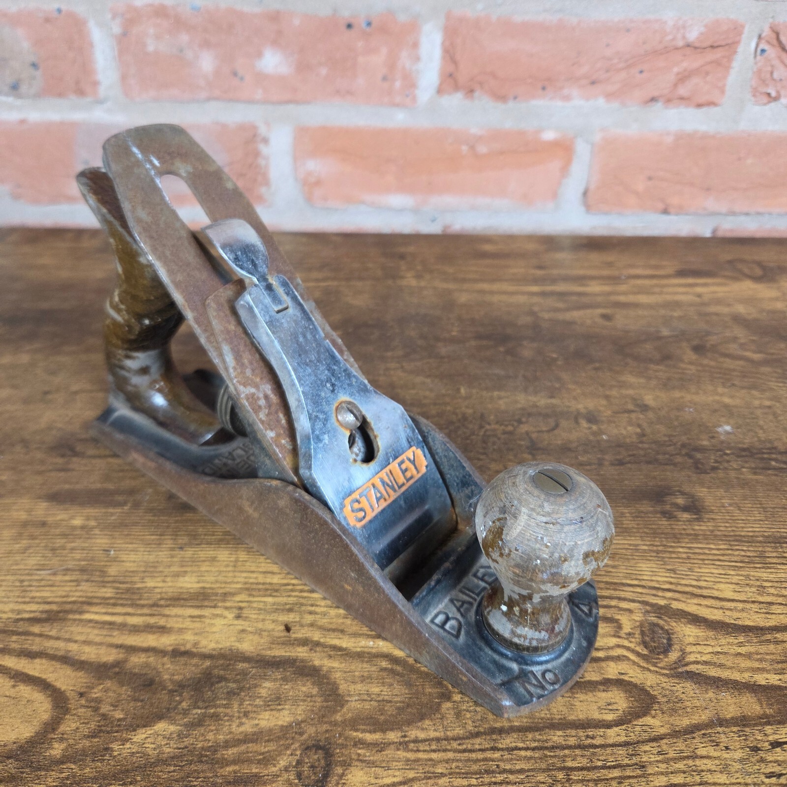 Stanley No. 4 Smoothing Plane Vintage Woodworking Hand Plane Made in England (5) Stanley No. 4 Smoothing Plane Vintage Woodworking Hand Plane Made in England (5)