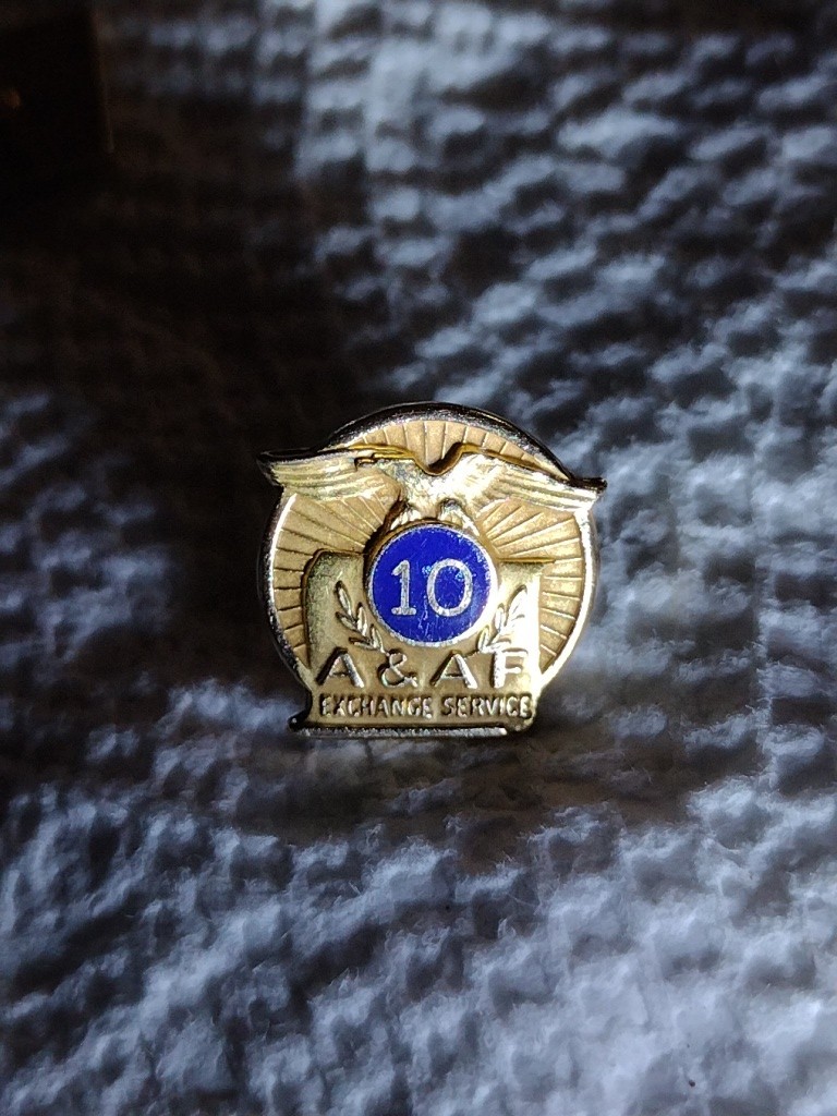14kt 4.8 grams, Vintage (Army & Air Force) Exchange Service pins 10 & 15 Year 14kt 4.8 grams, Vintage (Army & Air Force) Exchange Service pins 10 & 15 Year