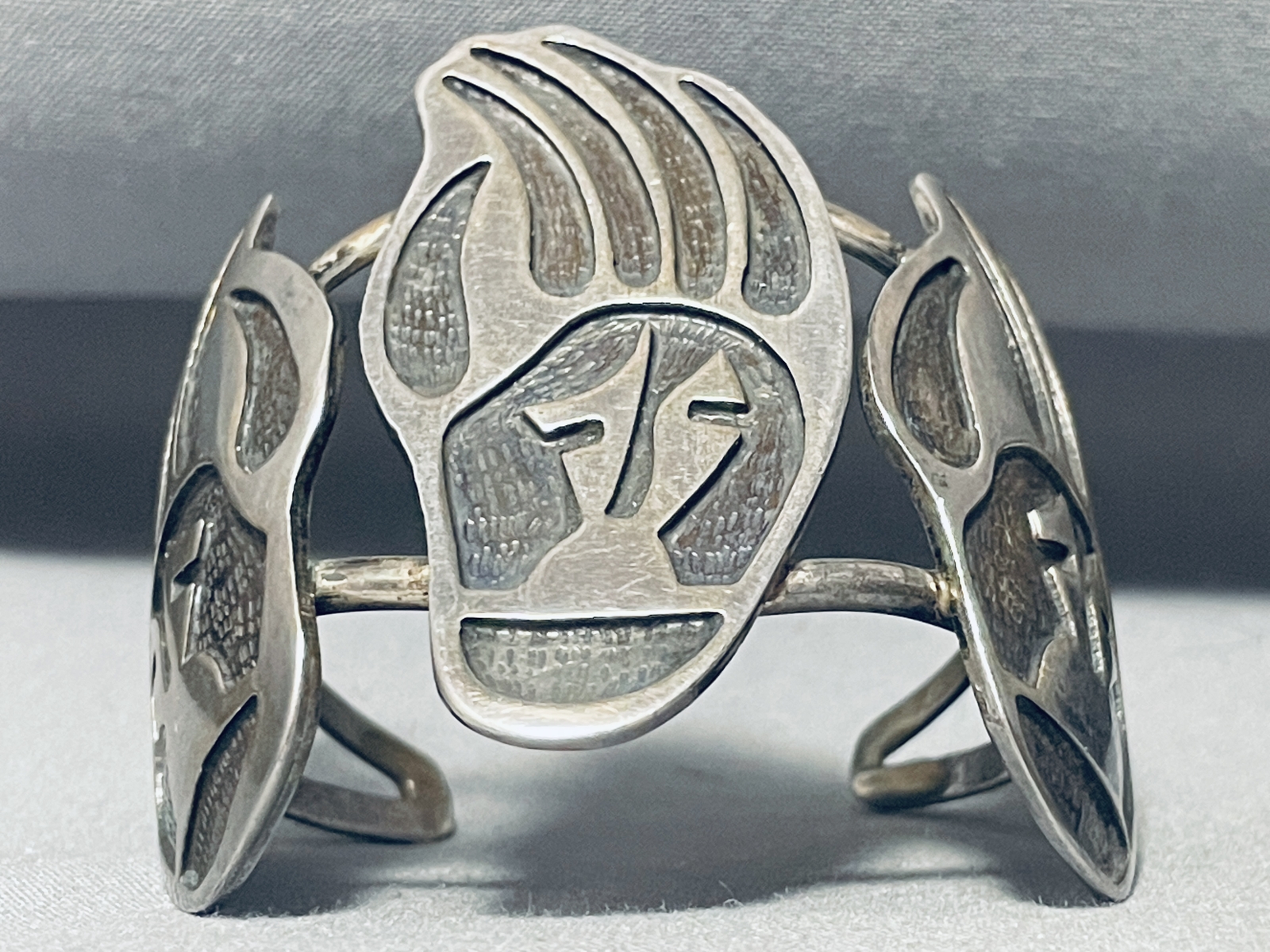 THE BEST VINTAGE HOPI BADGER PAW STERLING SILVER BRACELET