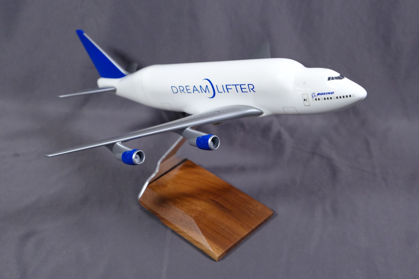 Rare PACMIN Boeing Dreamlifter Airplane Model 1:200 Mint