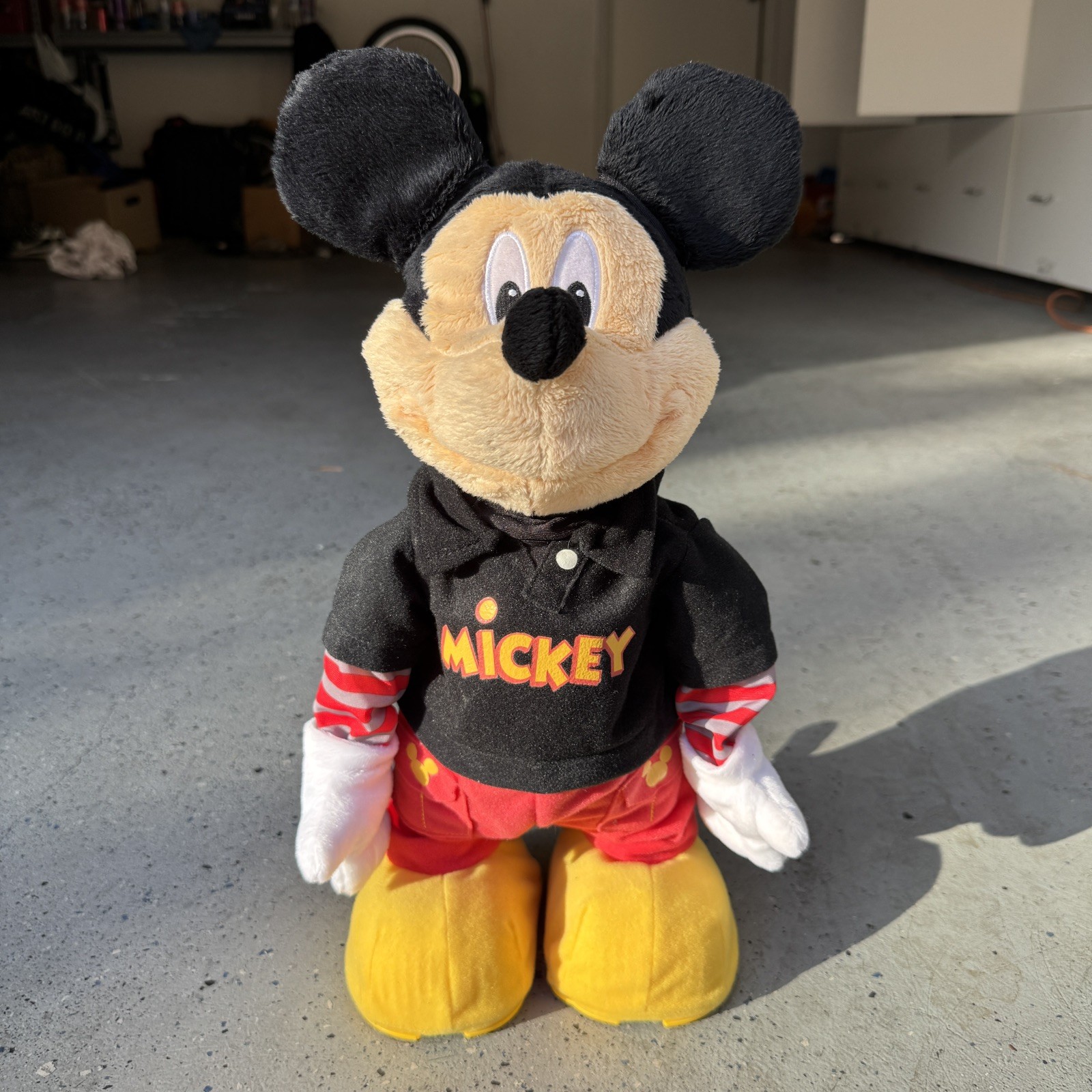 Fisher Price Disney Mickey Mouse Animated Singing Dance Star 17